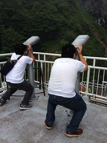 2014年9月社員旅行in日光11　華厳の滝見学。完全に一致。